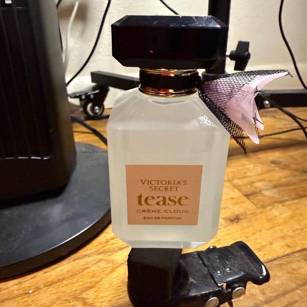 Victoria Secret Tease Creme Cloud